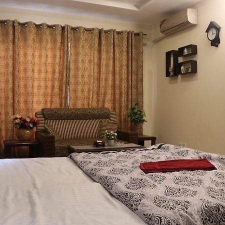 Cozy Studio Apartment In Bahria Town Равалпінді Екстер'єр фото